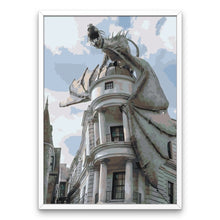 Załaduj obraz do przeglądarki galerii, Gringotts Bank and the Dragon